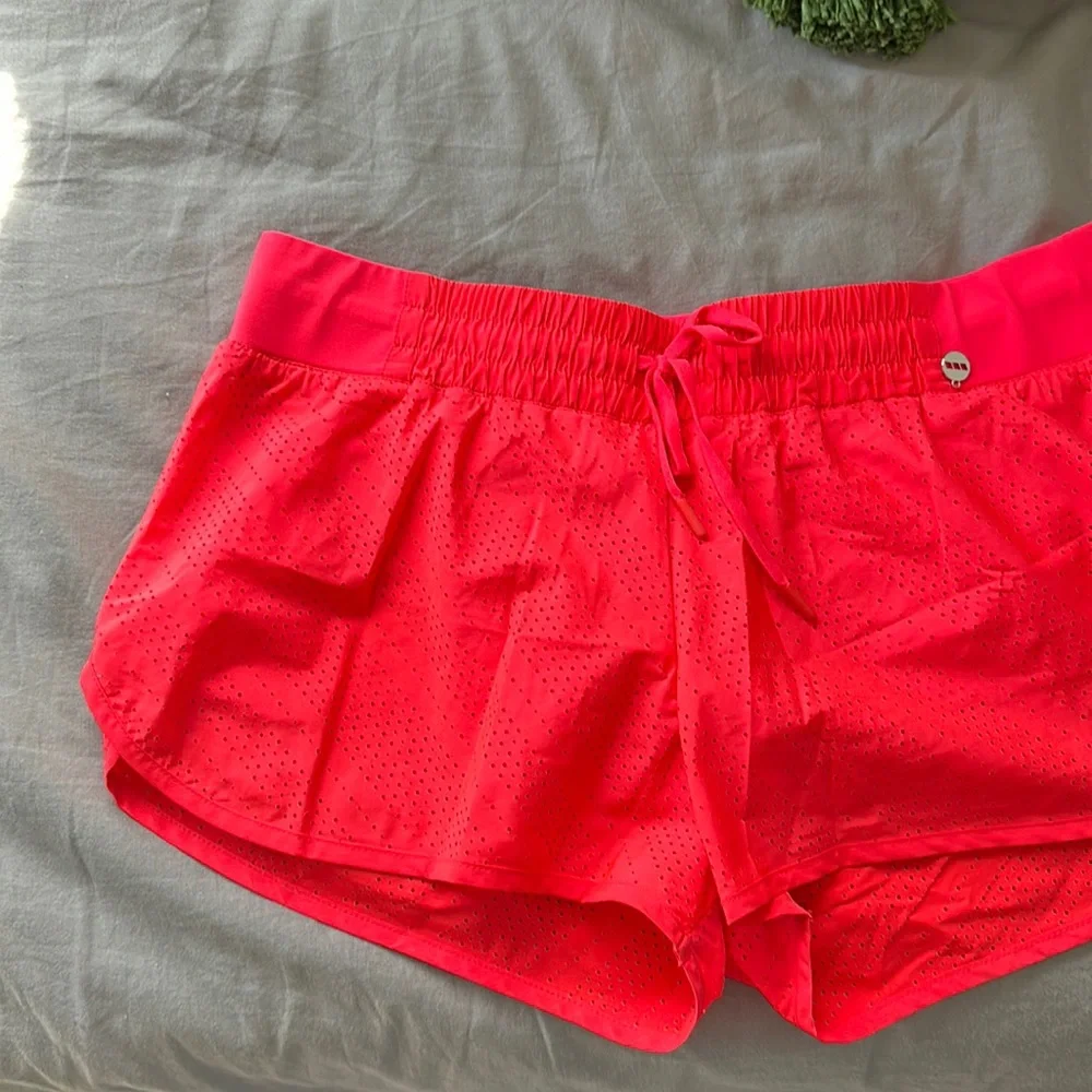 Lorna Jane bright pink/coral running shorts AU 8/10 - Picture 1 of 5